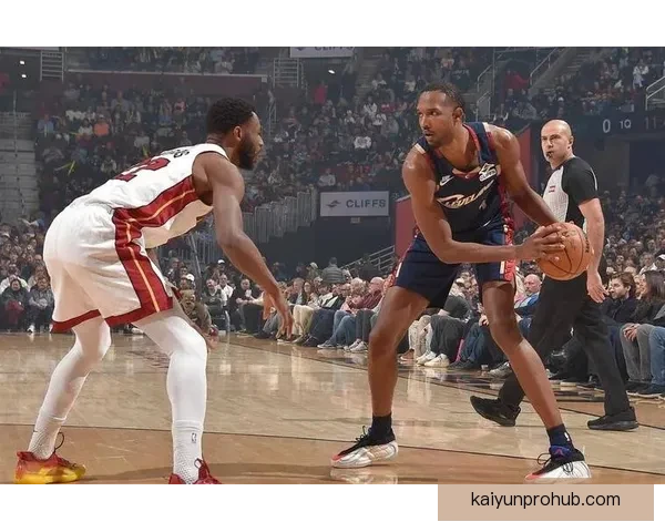 哈登连续两场14助攻书写骑士新纪录莫布利狂砍34分17篮板创赛季最佳