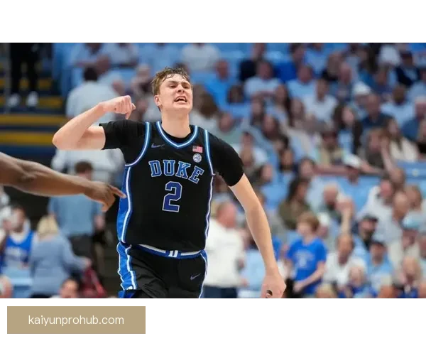 布泽尔状元稳了 大一数据全面超越弗拉格 名嘴忧虑其能否适应NBA